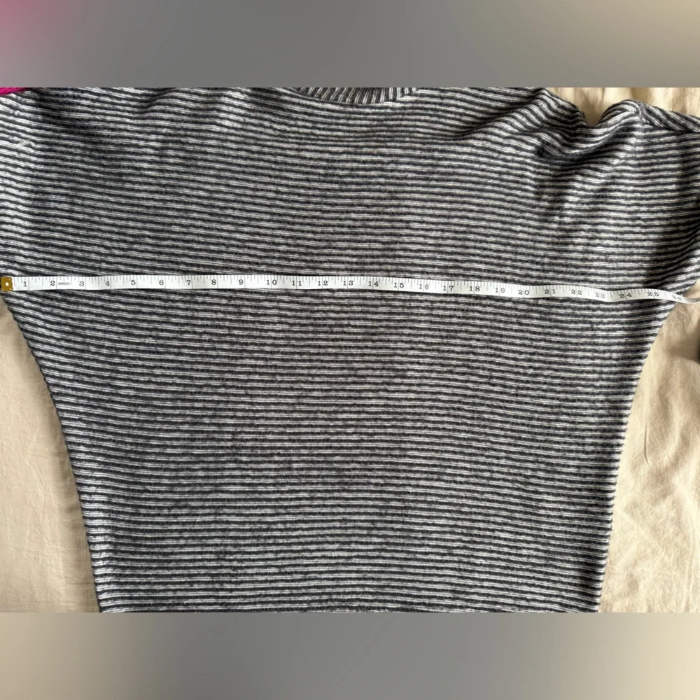 Out From Under Urban Outfitters Women’s Sweater - Size S - Picture 6 of 8